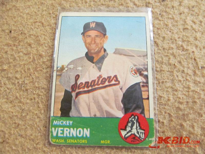 lot 1 image: Baseball Card