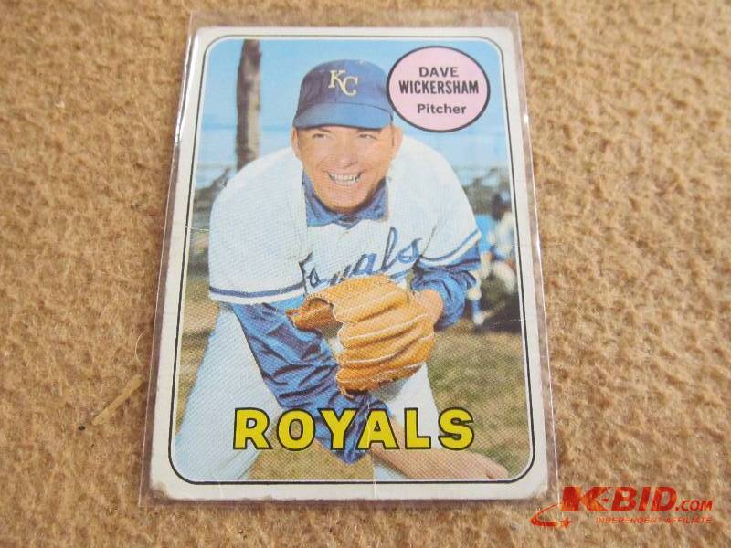 lot 7 image: Baseball Card