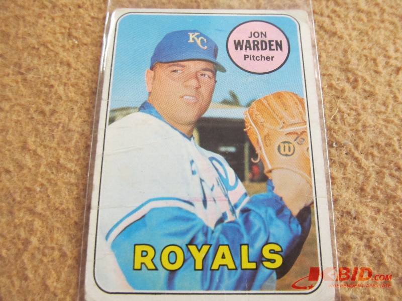 lot 12 image: Baseball Card
