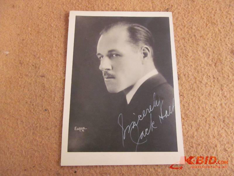 lot 77 image: Vintage Photos