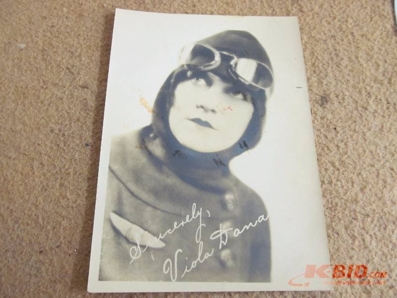 lot 78 image: Vintage Photos
