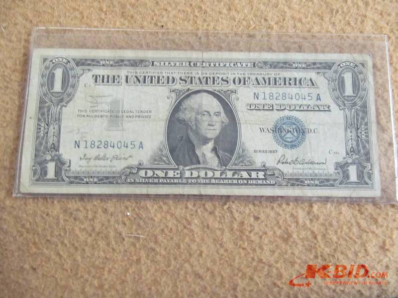 lot 194 image: US Currency