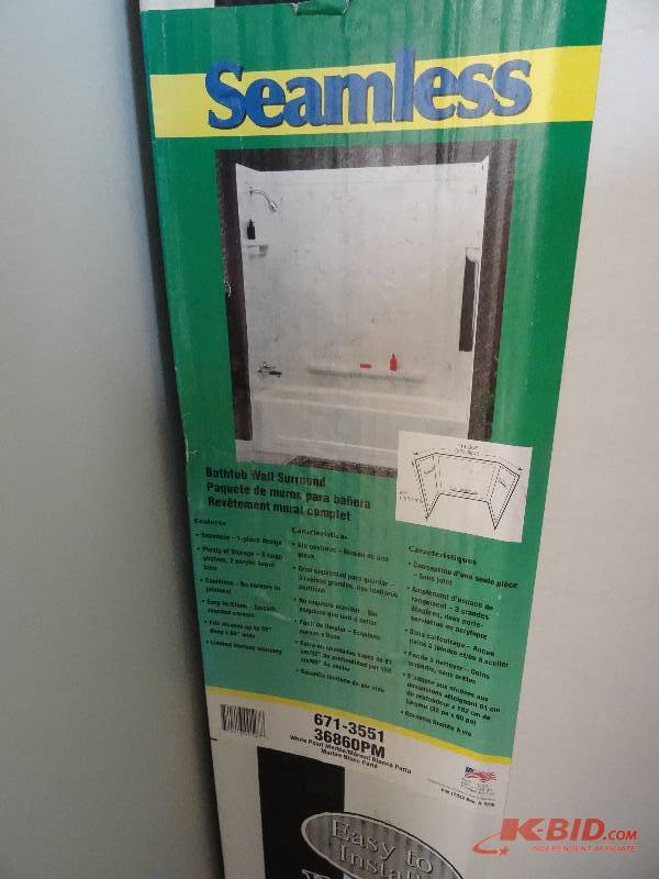 Seamlees 1 piece tub enclosure. White.