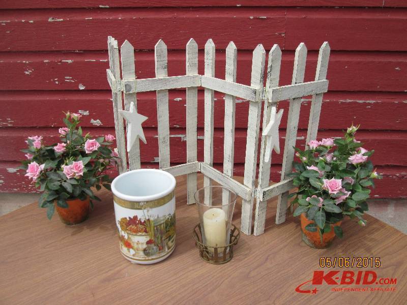 Nice lot of decorative items for th...