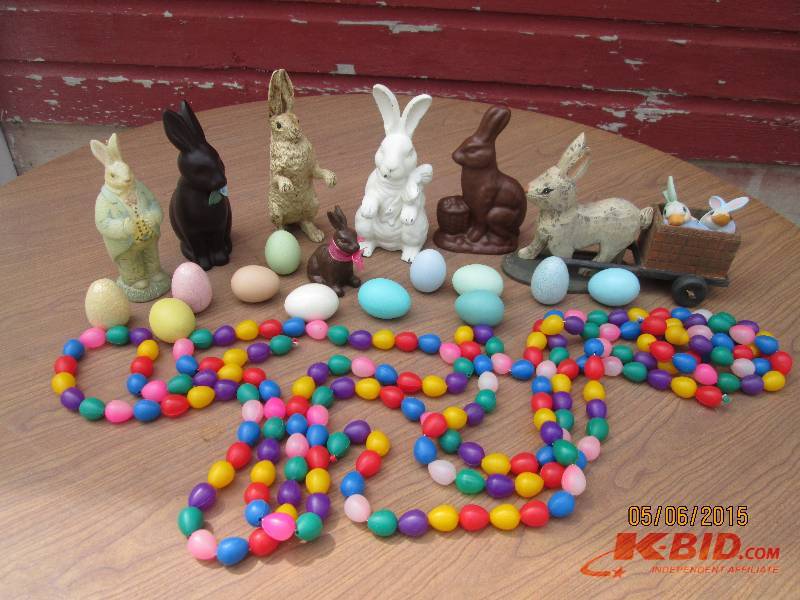 Collection of Easter decorations...