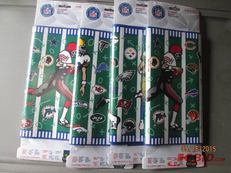 4 packages of NFL borders. New in p...