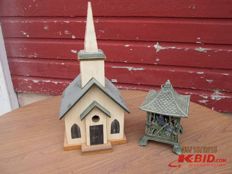 Fantastic pair of birdhouse items. ...