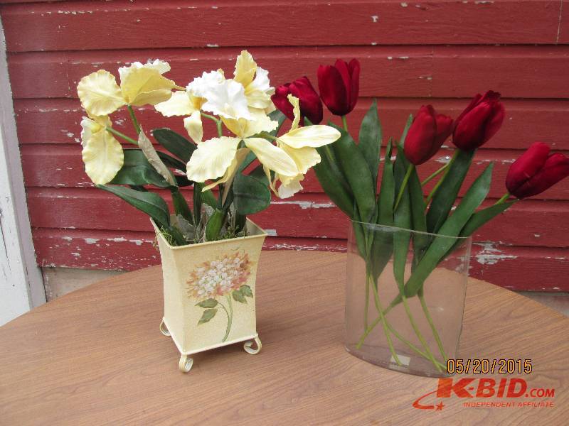 Enjoy the spring flowers with a pai...