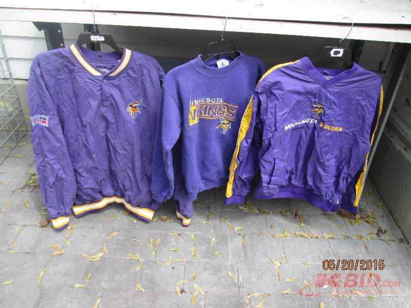 Vikings apparel Youth size large s...