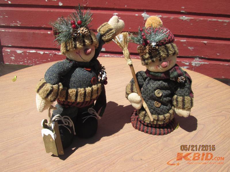 Pair of cute country snowmen...