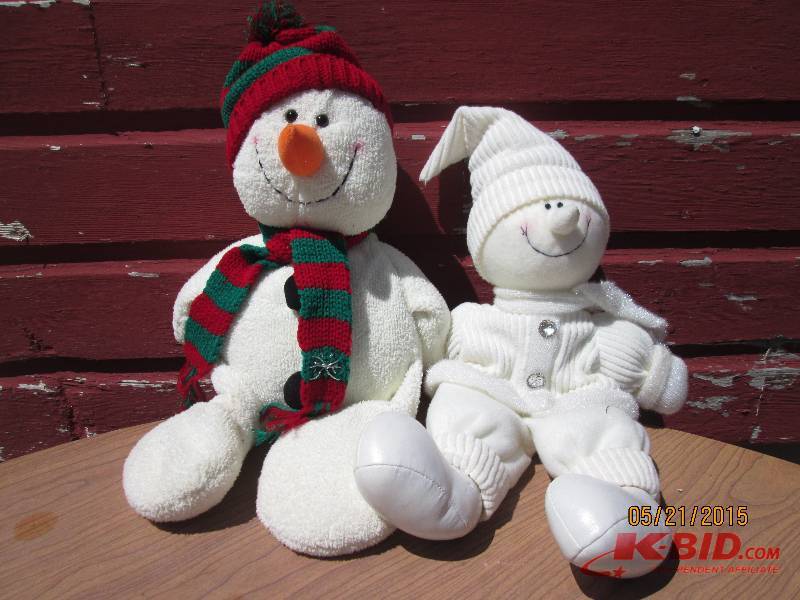 Nice pair of soft bodied snowmen ma...