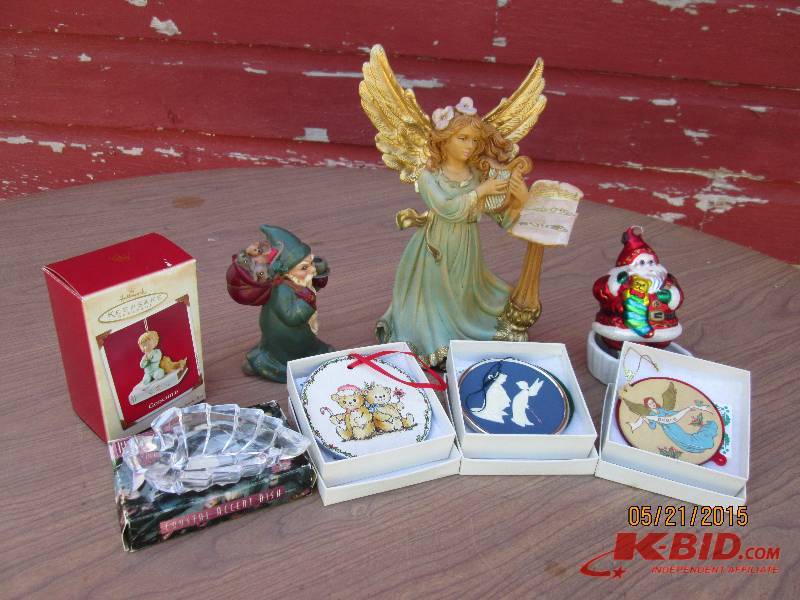 Small lot of Christmas tree ornamen...