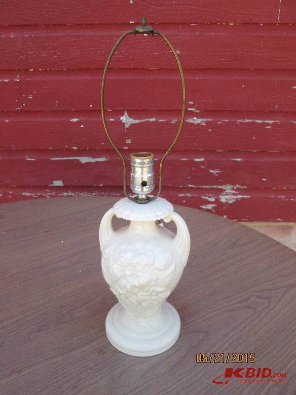 Vintage pitcher shape lamp. No shad...