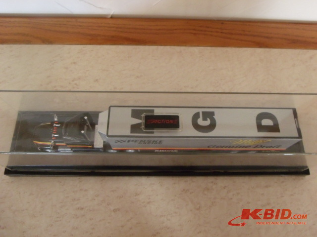 164 scale Rusty Wallace  MGD Miller Genuine Draft diecast hauler in case