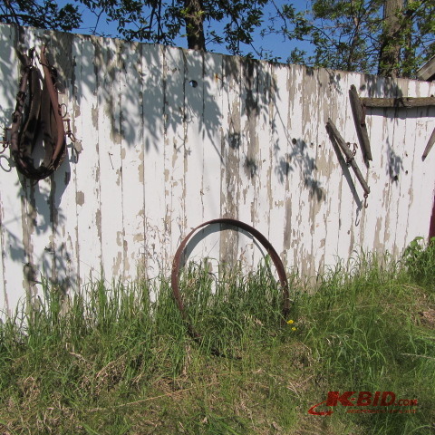 lot 16 image: Farm Primitive Wall Hangings