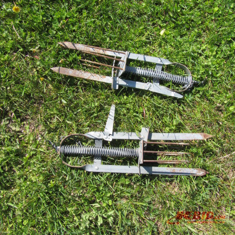 lot 21 image: Mole Traps