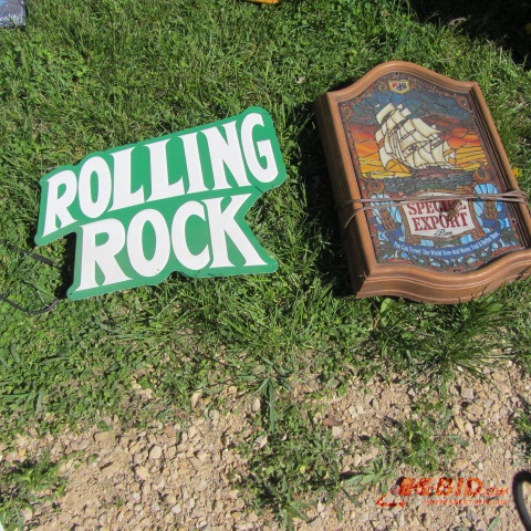 lot 29 image: Special Export Light, Rolling Rock Sign
