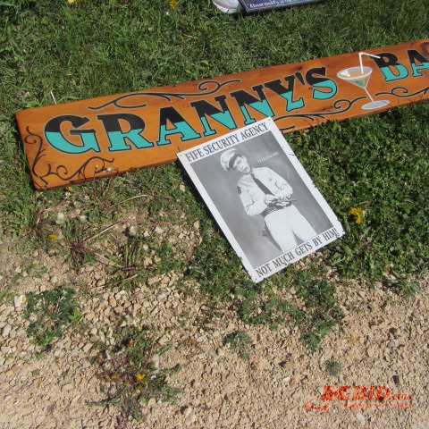 lot 32 image: Grannys Bar & Fife Security Signs