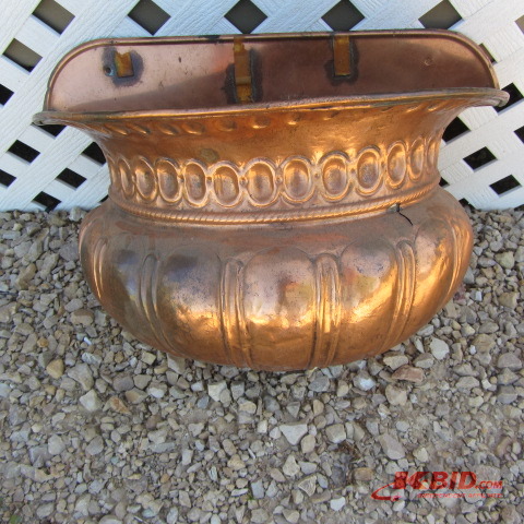 lot 33 image: Copper Wall Planter