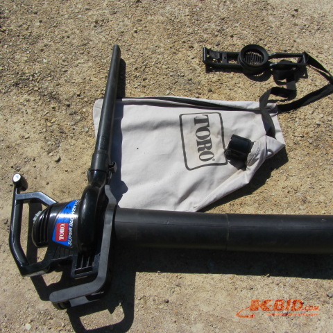 lot 37 image: Toro Blower Vac