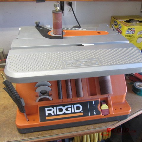 lot 41 image: Ridgid Oscillating Spindle Sander