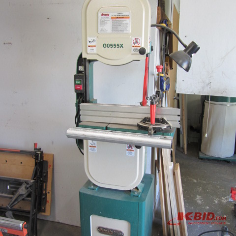 lot 44 image: Grizzly Band Saw