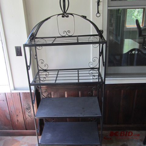 lot 64 image: Bakers Shelf