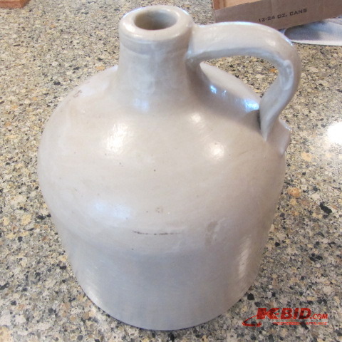 lot 92 image: Crockery Shoulder Jug