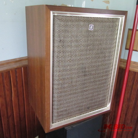 lot 99 image: Akai Bookshelf Speakers