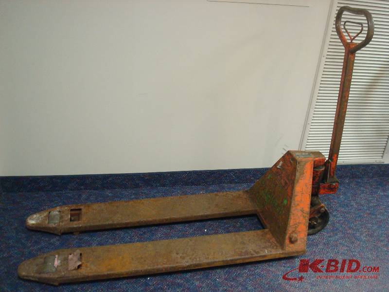 lot 1 image: Steel Pallet Jack, Used, Shows Wear, Works Good 6500lbs