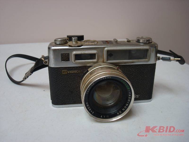 lot 16 image: Yashica Electro 35 Camera, Used, Untested