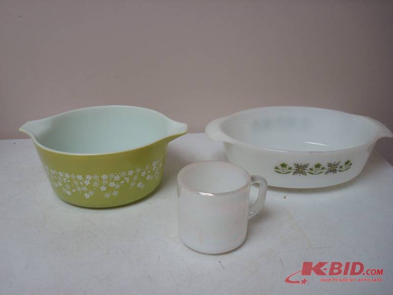lot 26 image: Lot Of Kitchen Dishes, Fire King, Federal