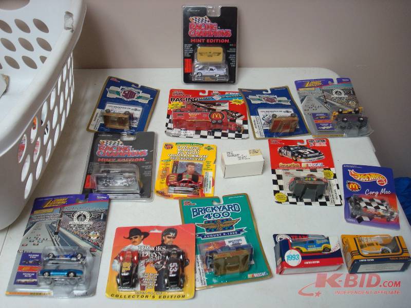 lot 60 image: Lot Of Mixed Cars, Most New