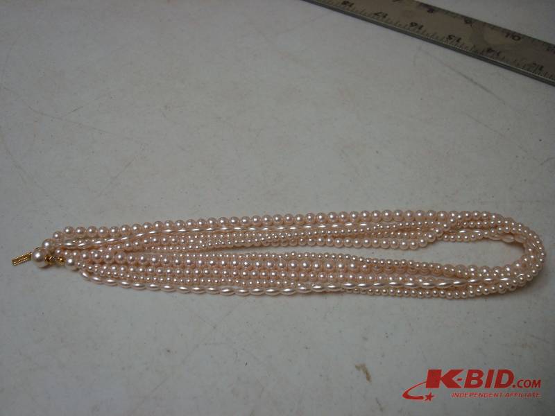 lot 125 image: Marvella Faux Pearls