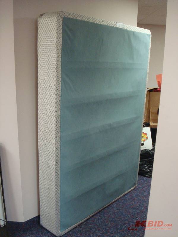 lot 151 image: King Koil Full Size Box Spring, Like New Condition