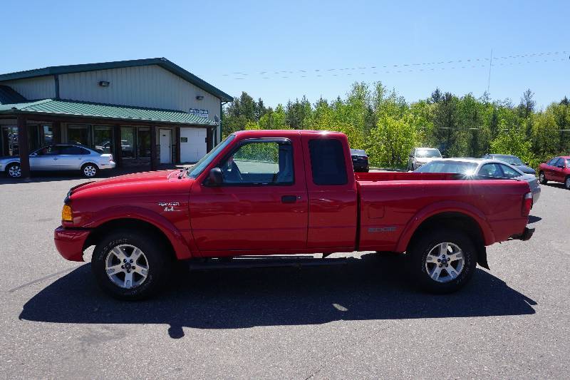 lot 4 image: 2002 Ford Ranger XLT 4 x 4 Pick Up Truck