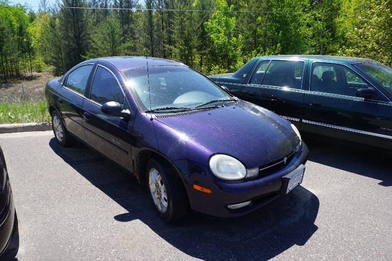 lot 14 image: 2000 Plymouth Neon LX 4 Door Sedan