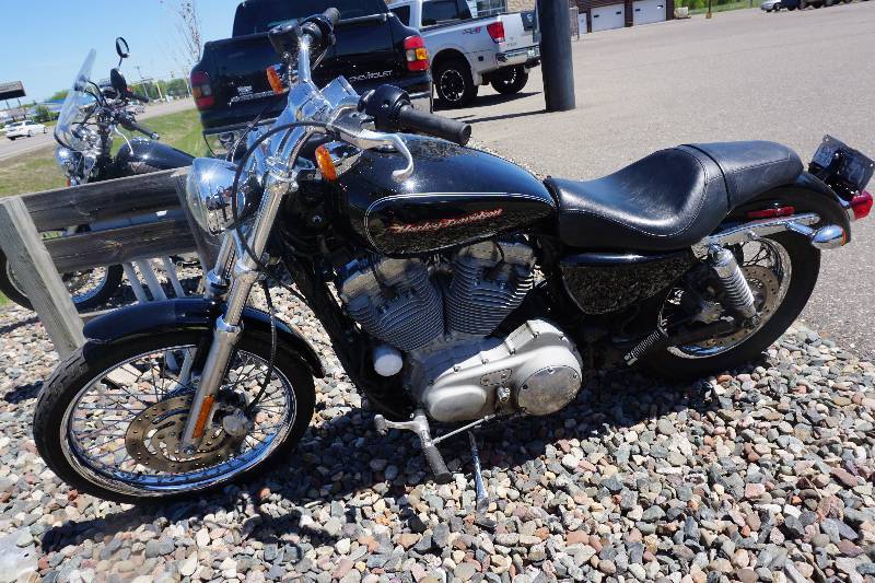 lot 6 image: 2007 Harley Davidson 883 Custom Motorcycle