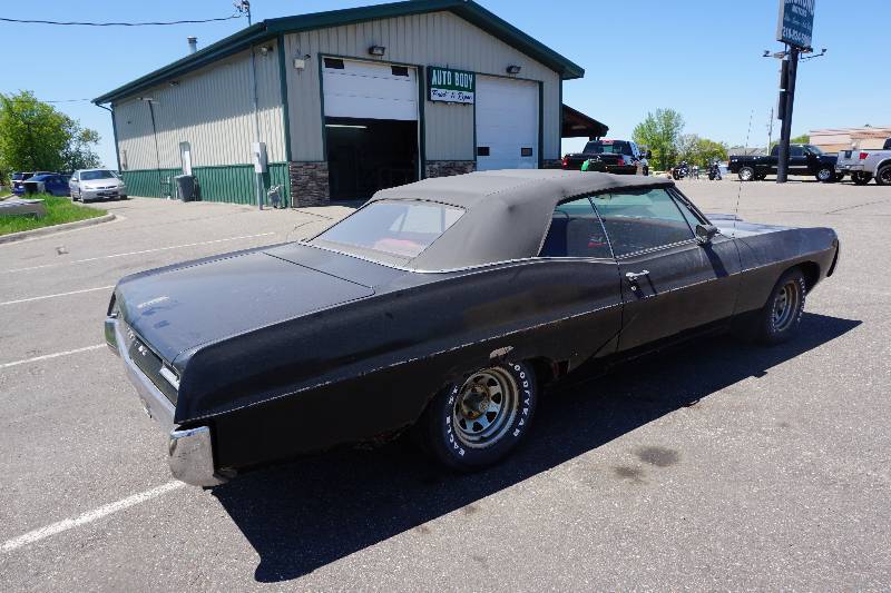 lot 8 image: 1967 Pontiac Catalina