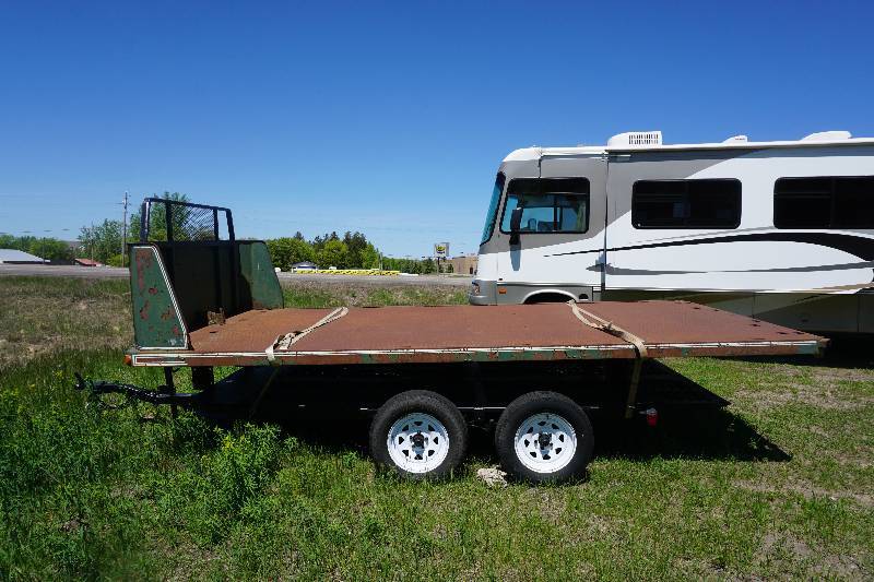 lot 18 image: Contractors Flat Bed Truck Box 16 x 8