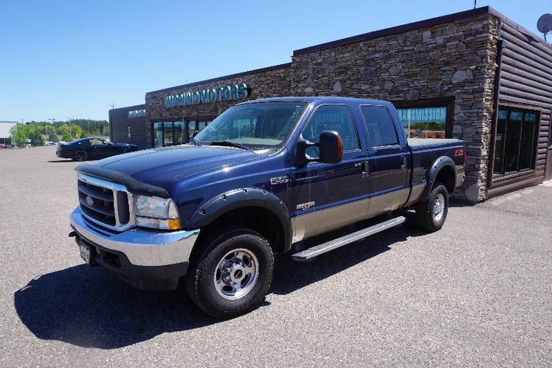 lot 2 image: 2004 Ford F-350 XL Super Duty Lariat Diesel 4 x 4 Pick Up Truck