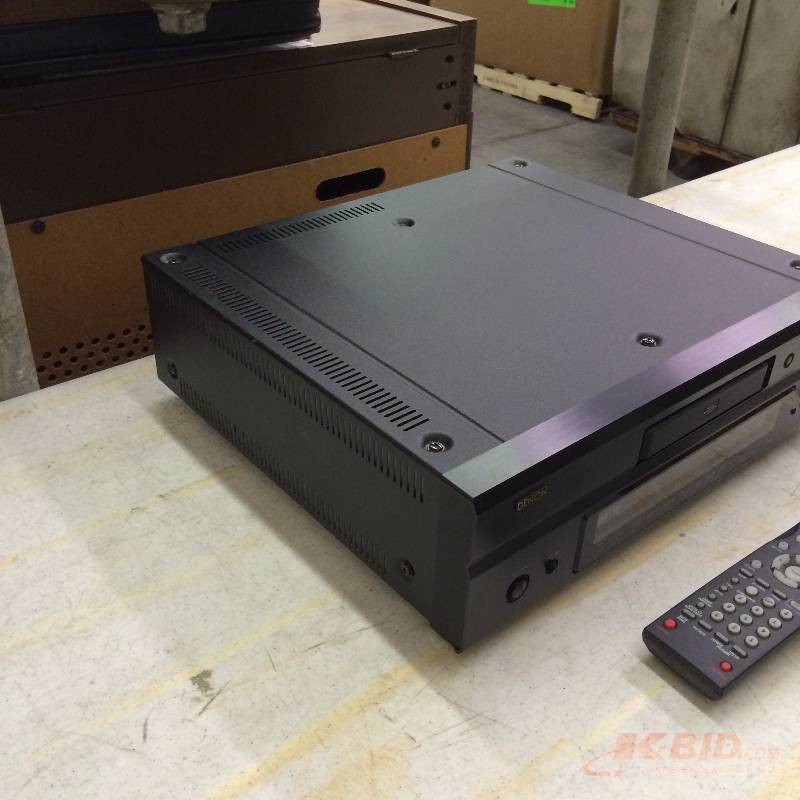 lot 20 image: Denon DVD-3910 DVD Player with HDMI and DVI O...