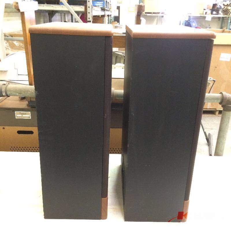 lot 34 image: Advent 28" Speaker Pair, tested and in w...