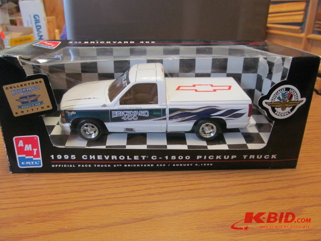 lot 5 image: AMT ERTL NASCAR  124 scale Die Cast Race Car