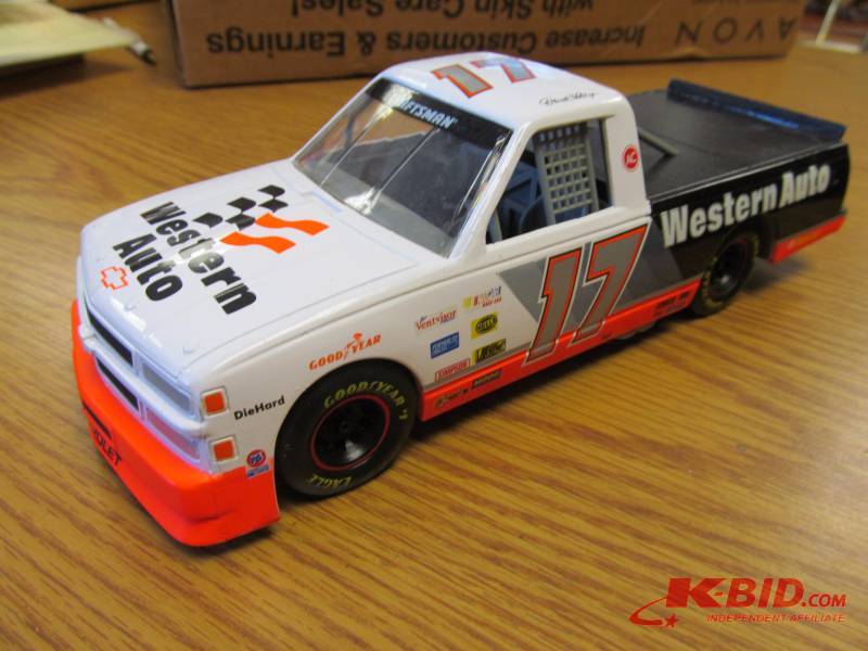 lot 25 image: Racing Champions 124 scale NASCAR Diecast Craftsman Truck Series Truck