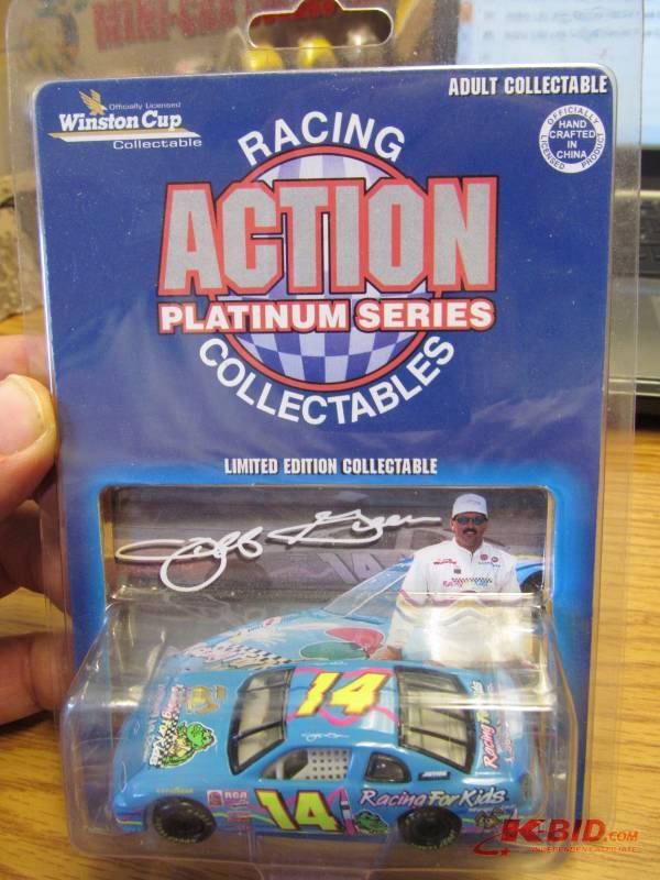 lot 40 image: Action 164 scale NASCAR Diecast Stock Car