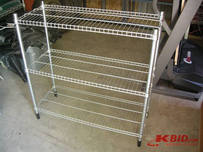 lot 16 image: Metal Wire Rack
