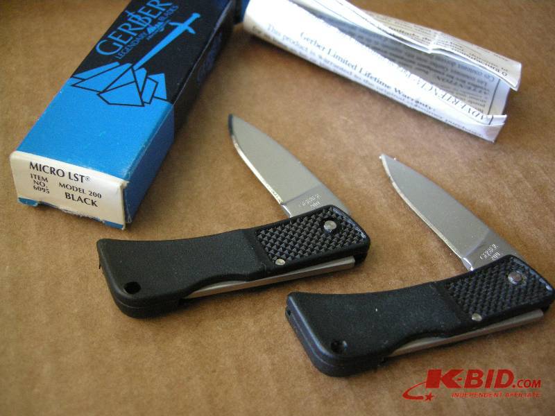 lot 60 image: 2 Gerber micro knives