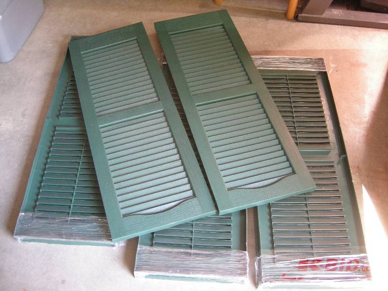 lot 86 image: 4 sets plastic shutters