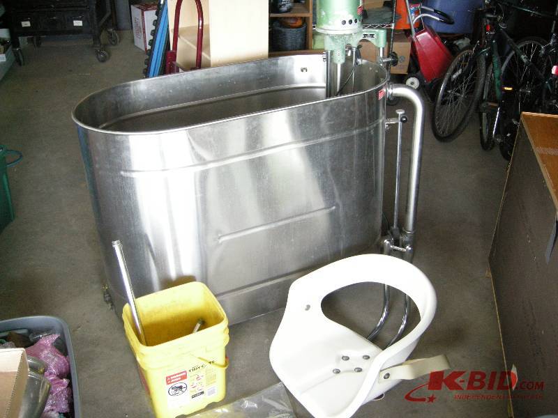 lot 15 image: Hydrotherapy Unit